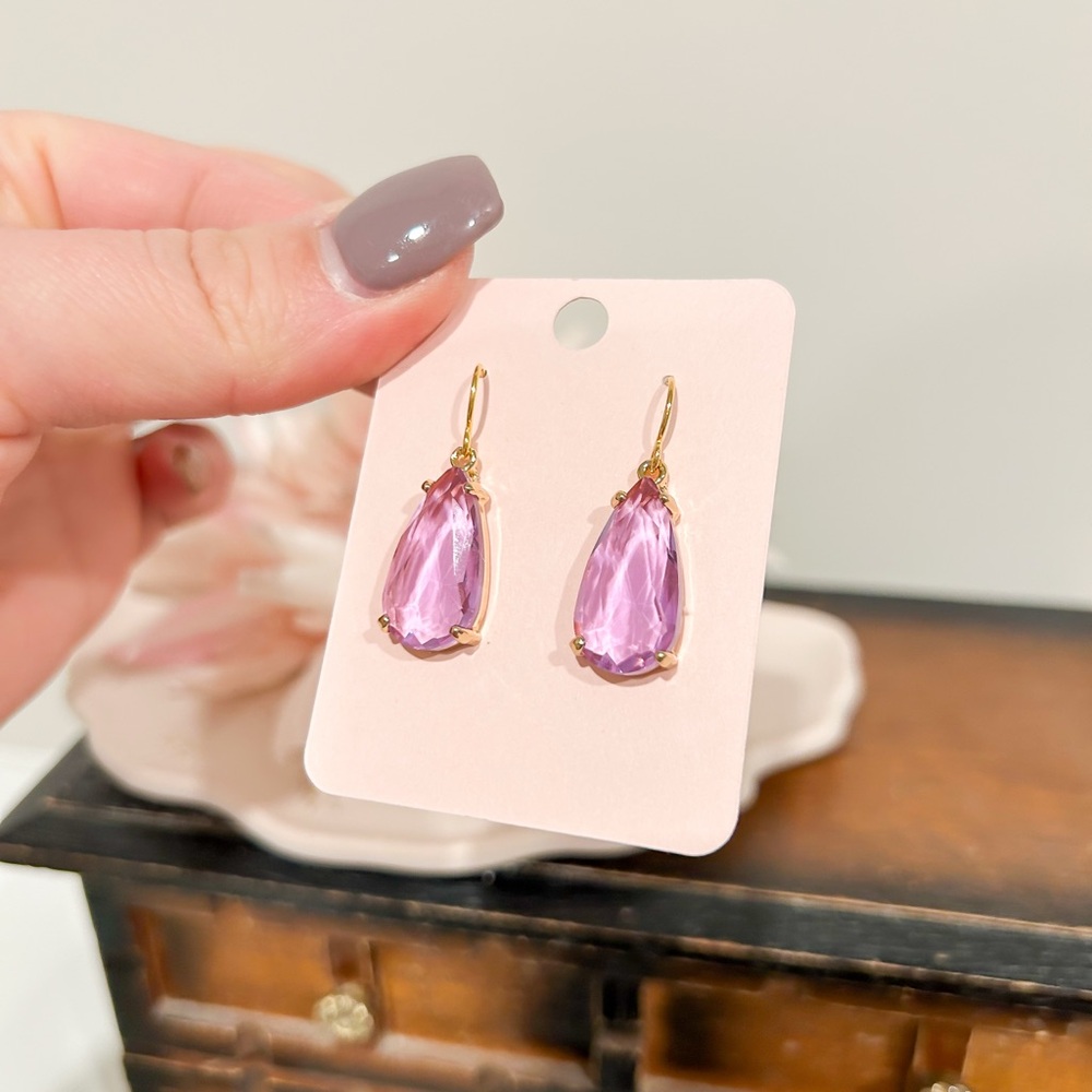 Light Purple and Gold Tone Modern Teardrop Earrings made with Glass Thienstones